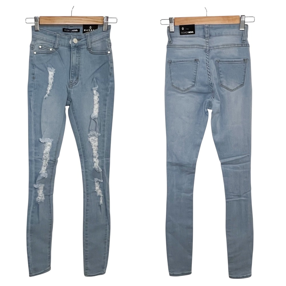 Fashion Nova Tempe Distressed Jeans Women's Size 0 Light Blue Wash Skinny Denim